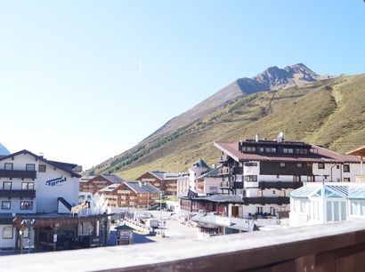 Weitere-Aussicht-vom-Balkon-Beispielzimmer.jpg